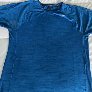 Reebok T-Shirt Size Large Blue Athletic Polyester Logo Short Sleeve Mens.